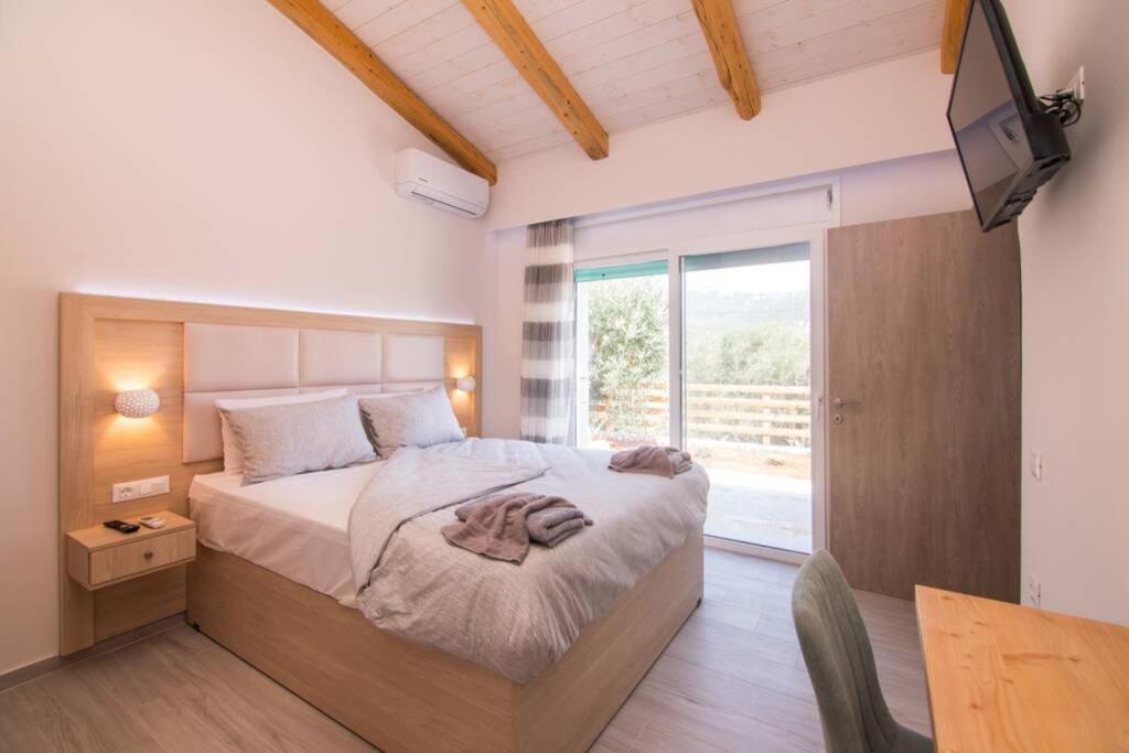 Villa di pietra Liapades Esterno foto