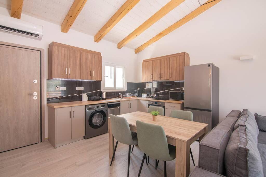 Villa di pietra Liapades Esterno foto