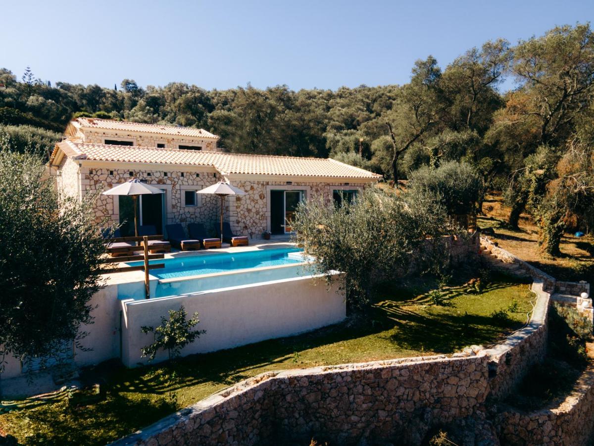 Villa di pietra Liapades Esterno foto